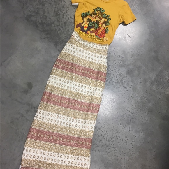 🌟GLIMMER Ń GLAM🌟 - Picture 1 of 4